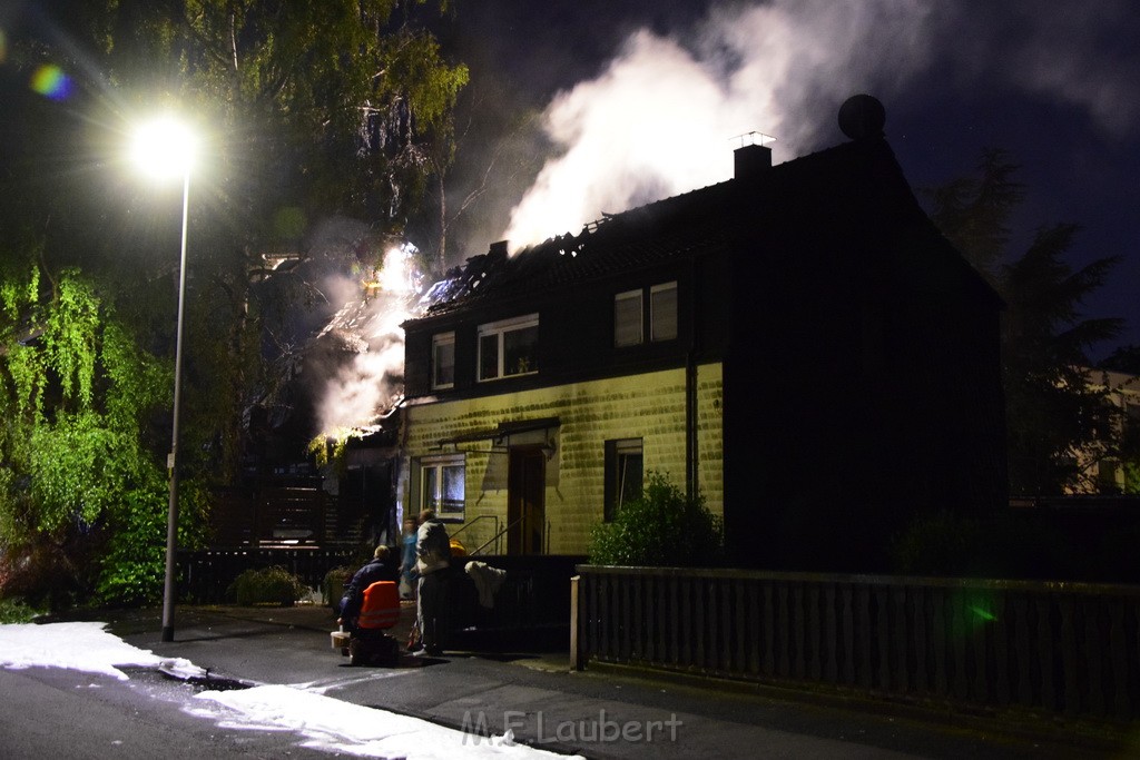 Grossfeuer Einfamilienhaus Siegburg Muehlengrabenstr P0607.JPG - Miklos Laubert